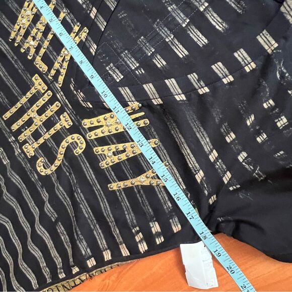 The Saints Sinphony short sleeve tee 🔥 NWT 🔥 Y2K 🔥 metal studs 🔥 large - Picture 9 of 10